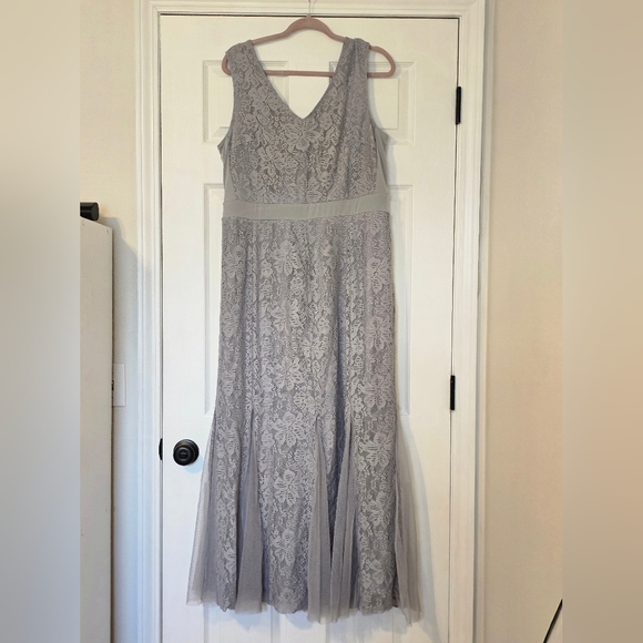 Candalite Womens Lace Overlay Sleeveless Mermaid Maxi Dress in Gray Plus 1X - Picture 4 of 5